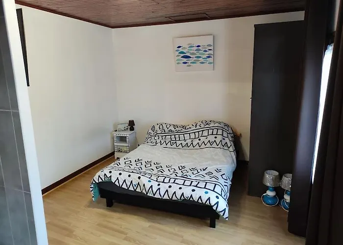 Maison A Cote De La *